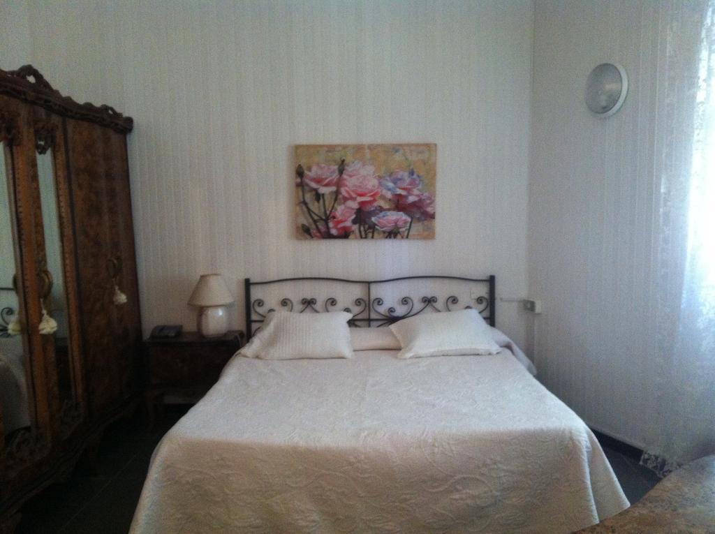 בונאסולה Hotel Pensione Moderna חדר תמונה