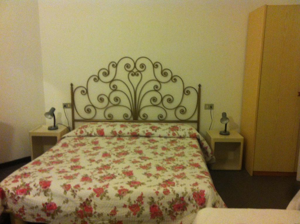 בונאסולה Hotel Pensione Moderna מראה חיצוני תמונה